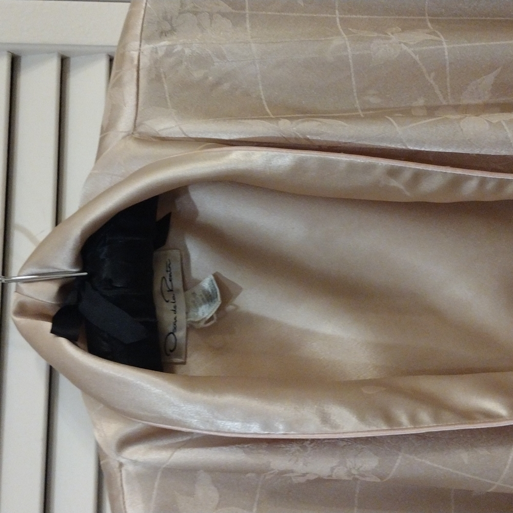Oscar de la Renta Women's Robe - Picture 2 of 8